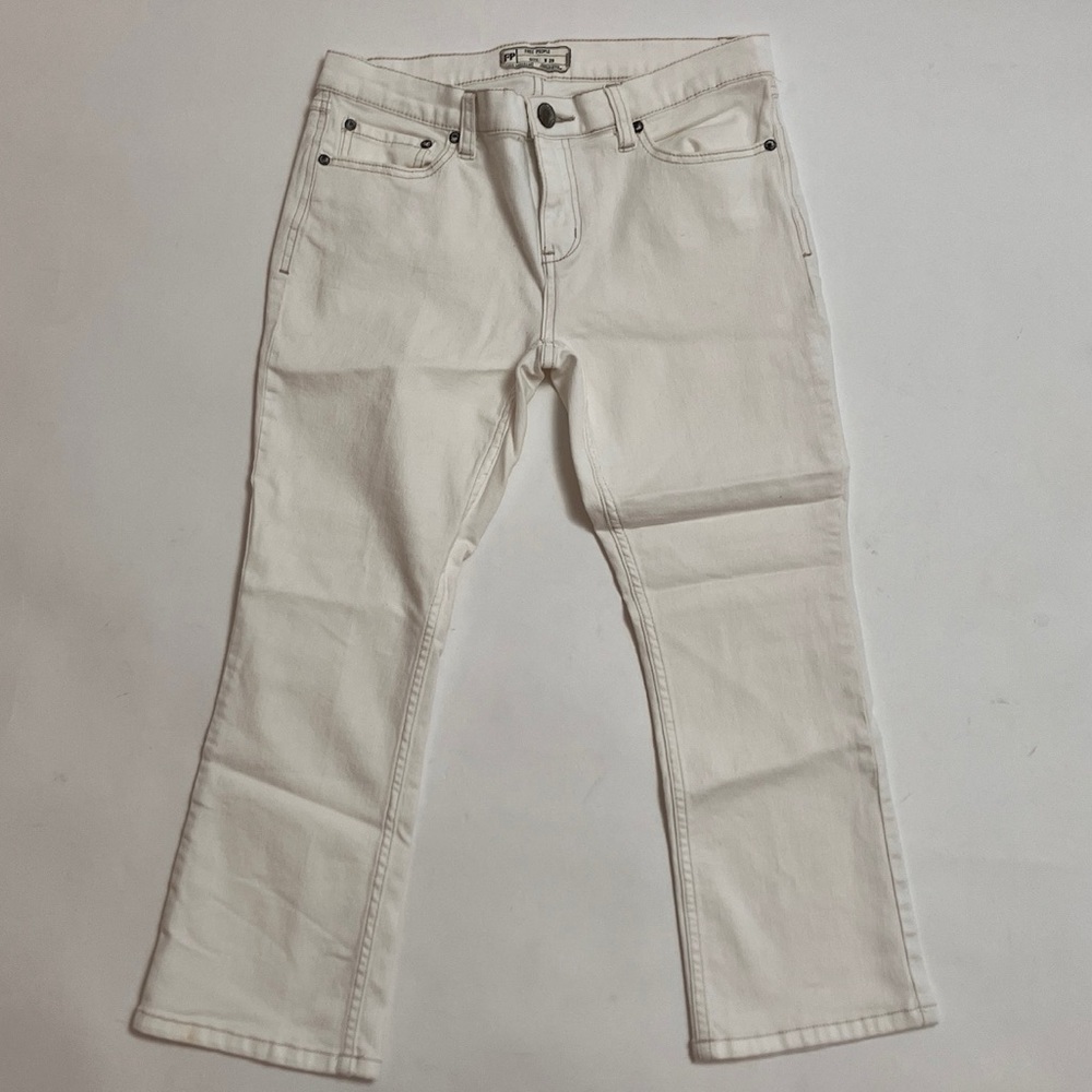 FREE PEOPLE white cropped kick flare Jean